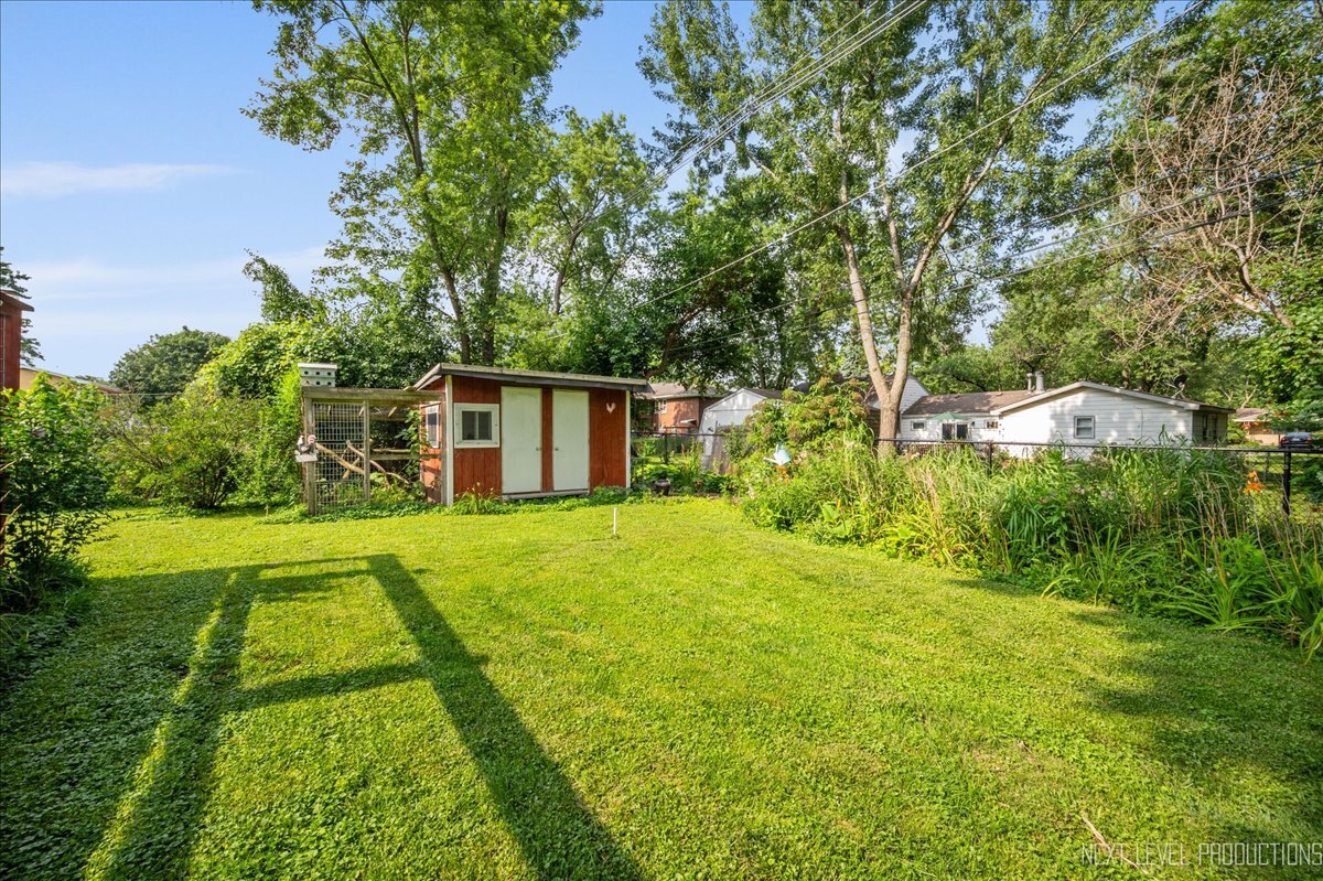 2N080 Clarendon Avenue, Lombard, IL 60148