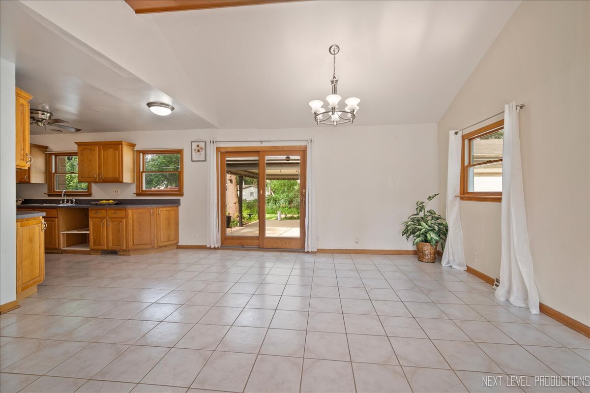 2N080 Clarendon Avenue, Lombard, IL 60148