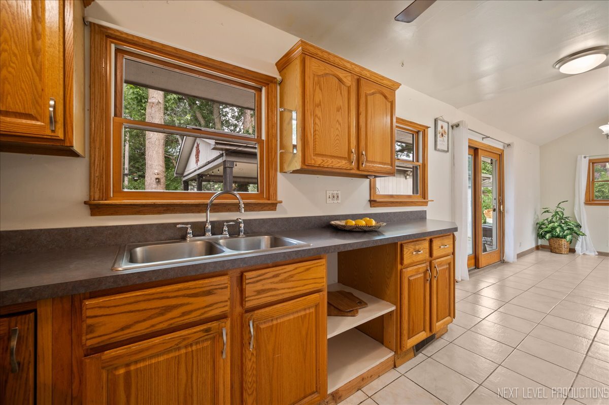 2N080 Clarendon Avenue, Lombard, IL 60148
