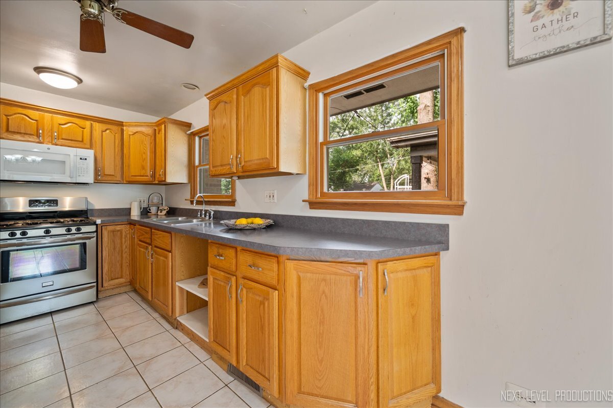 2N080 Clarendon Avenue, Lombard, IL 60148