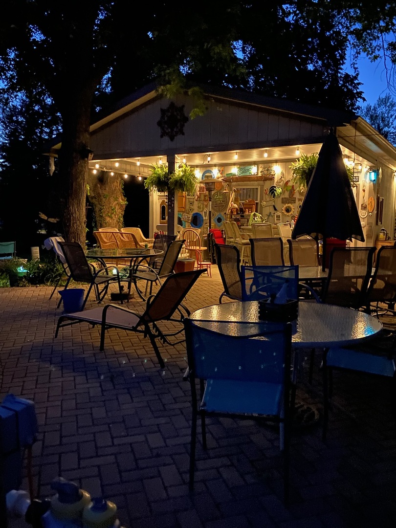 2N080 Clarendon Avenue, Lombard, IL 60148