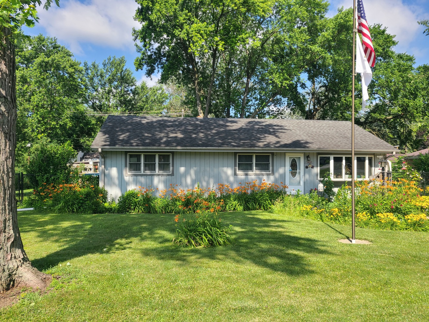 2N080 Clarendon Avenue, Lombard, IL 60148