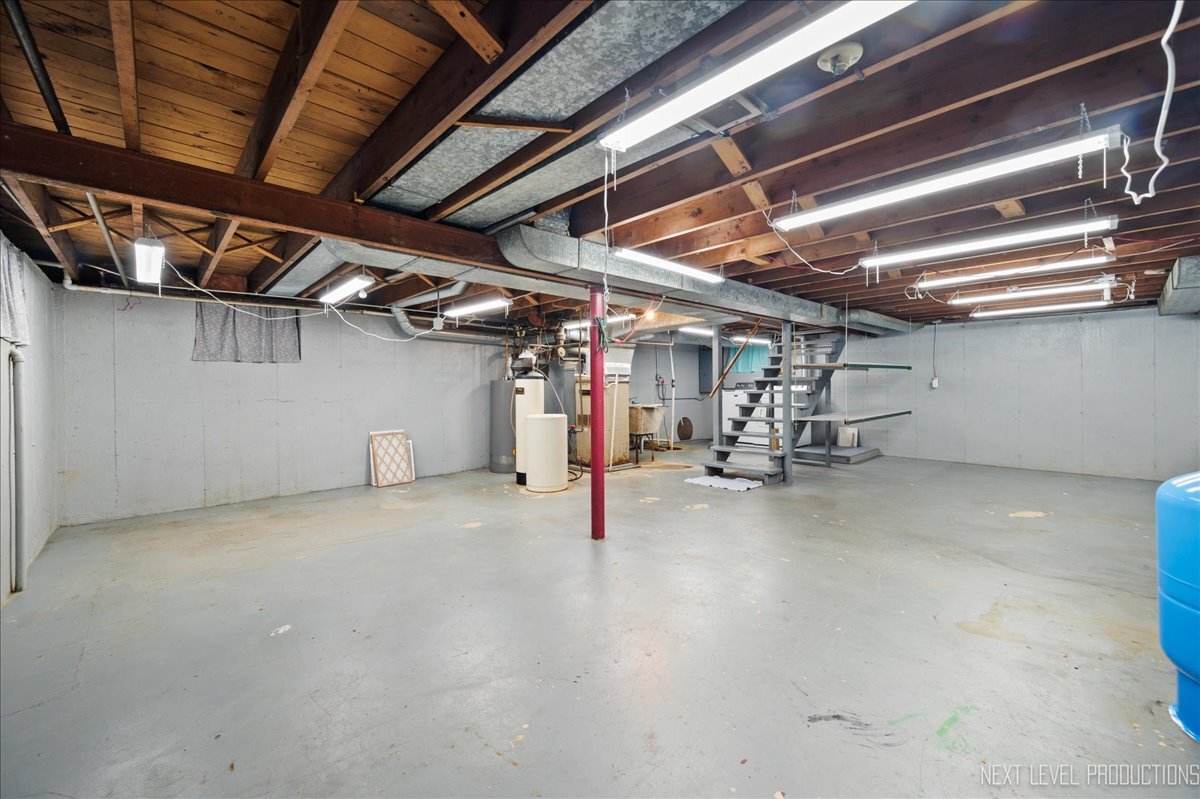 2N080 Clarendon Avenue, Lombard, IL 60148