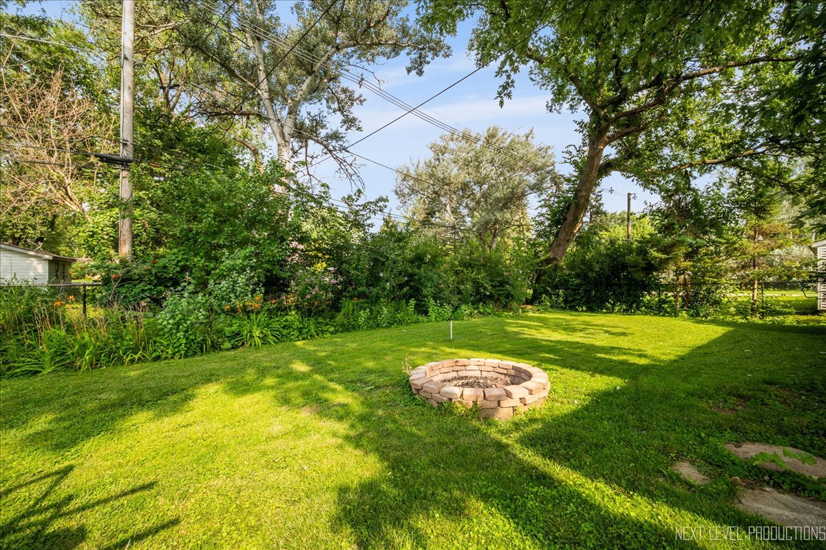 2N080 Clarendon Avenue, Lombard, IL 60148