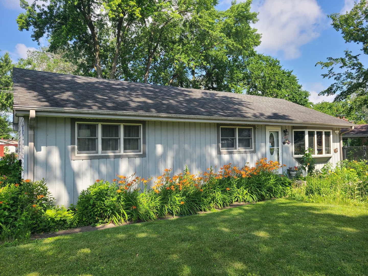 2N080 Clarendon Avenue, Lombard, IL 60148