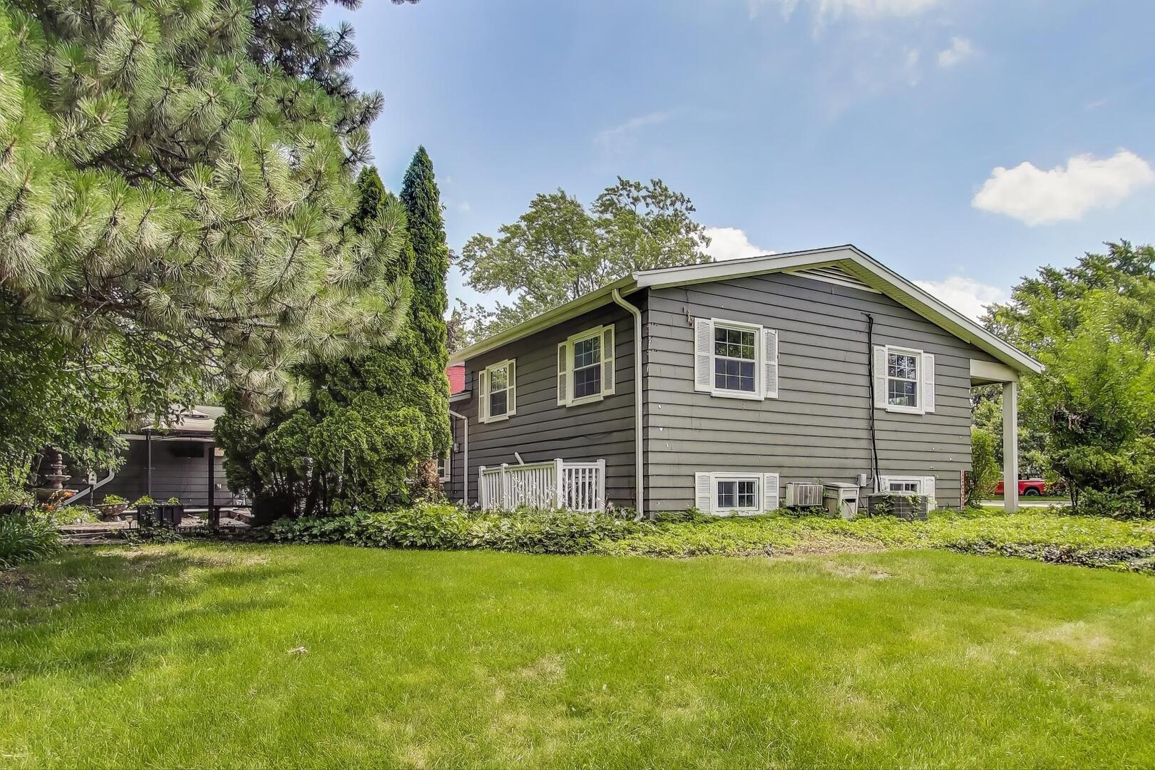 708 S Edgewood Lane, Mount Prospect, IL 60056