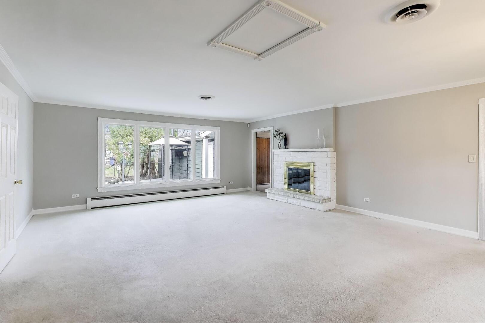 708 S Edgewood Lane, Mount Prospect, IL 60056