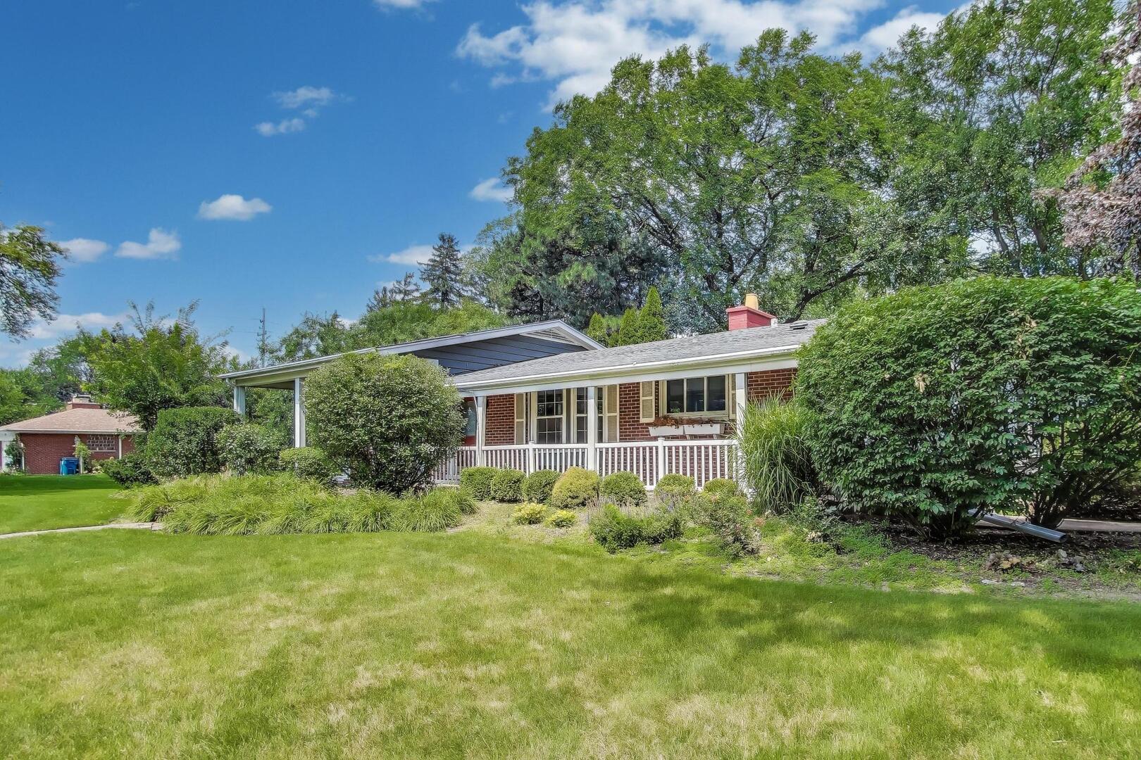 708 S Edgewood Lane, Mount Prospect, IL 60056
