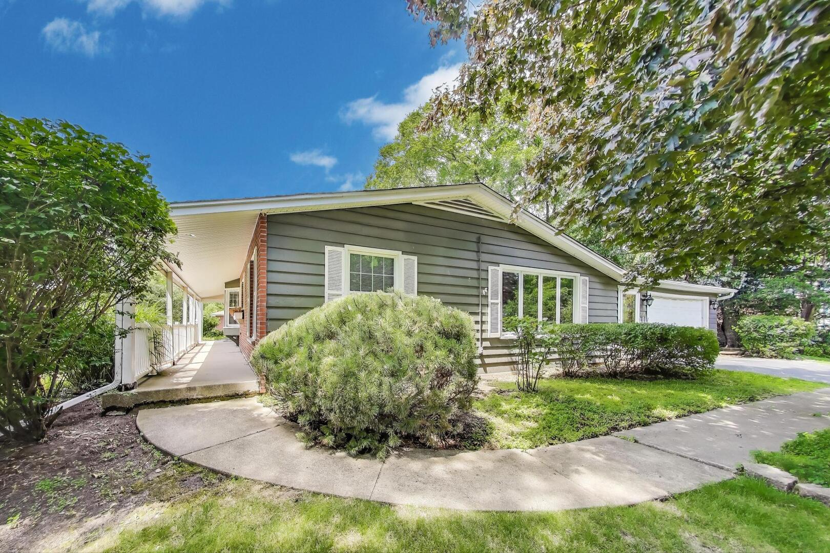 708 S Edgewood Lane, Mount Prospect, IL 60056