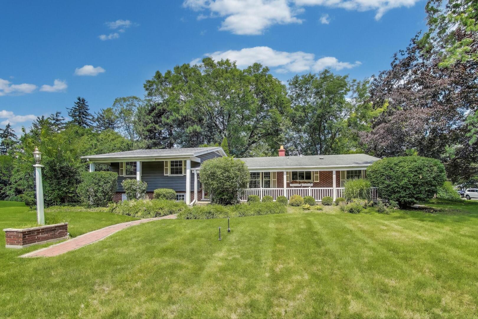708 S Edgewood Lane, Mount Prospect, IL 60056