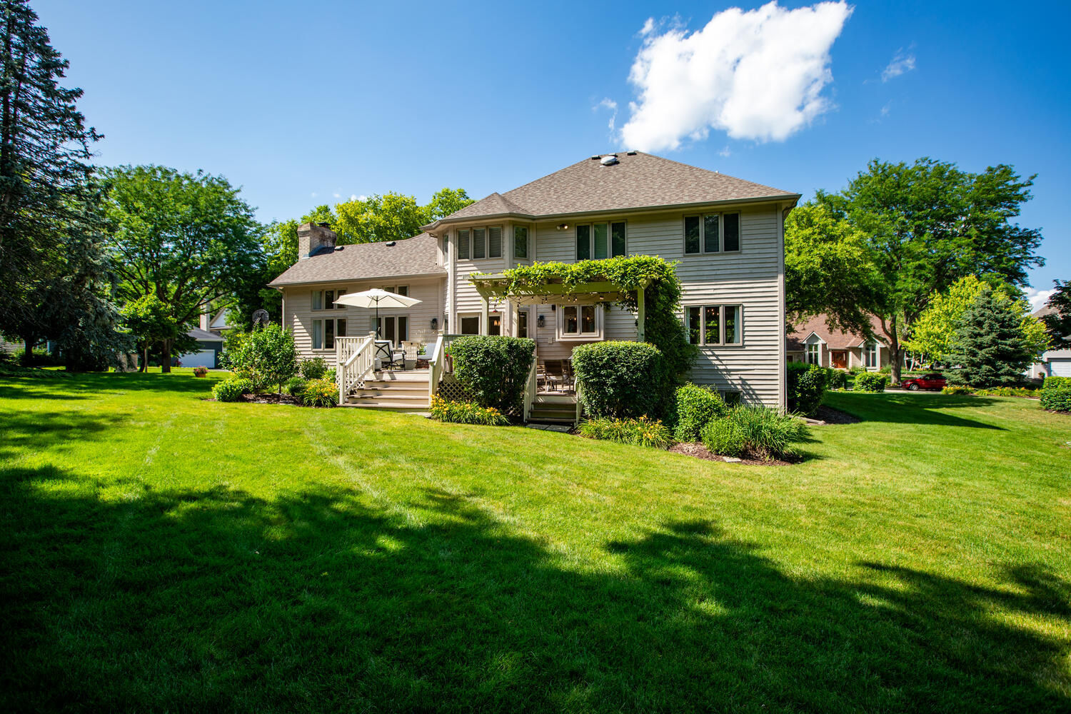 600 WILDWOOD Lane, West Chicago, IL 60185