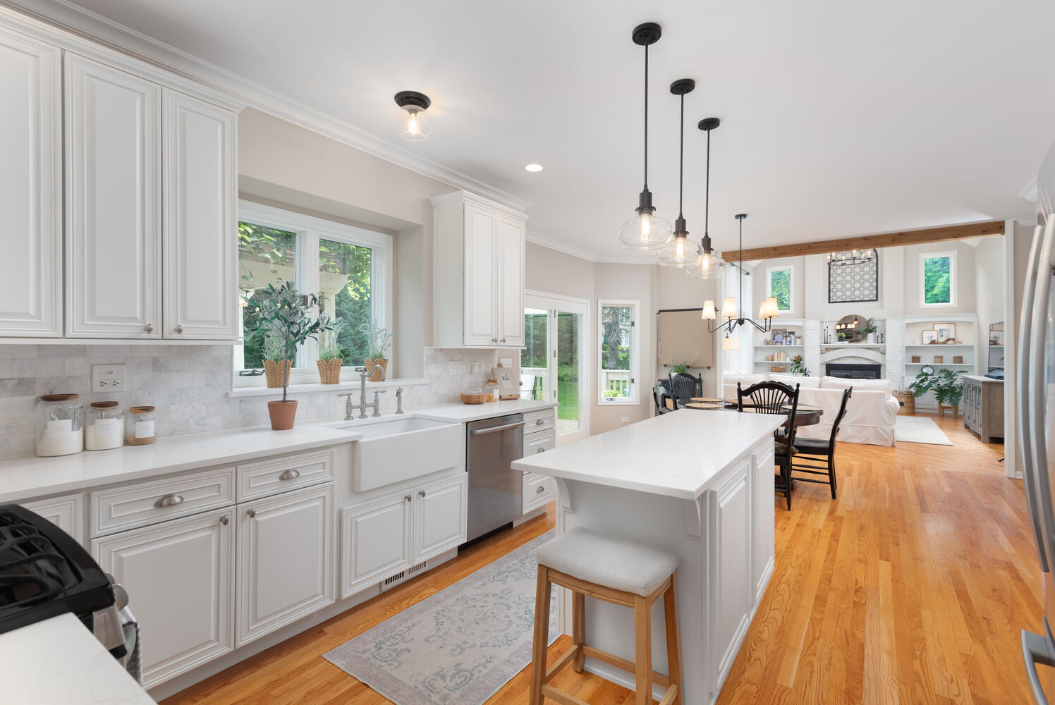600 WILDWOOD Lane, West Chicago, IL 60185
