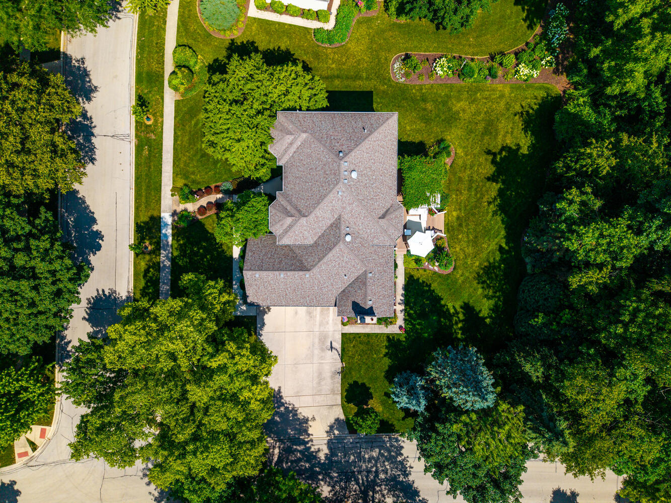 600 WILDWOOD Lane, West Chicago, IL 60185