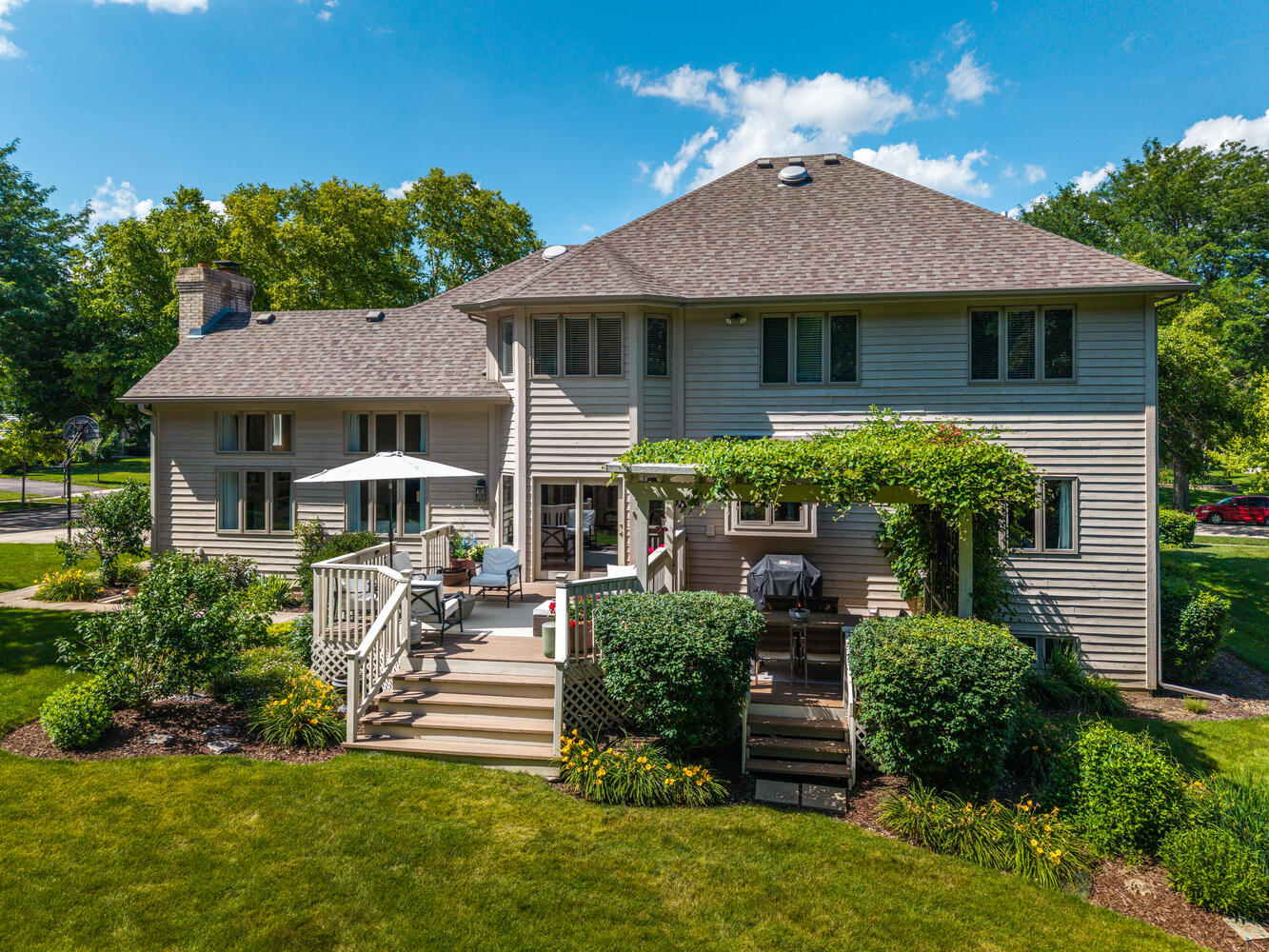 600 WILDWOOD Lane, West Chicago, IL 60185