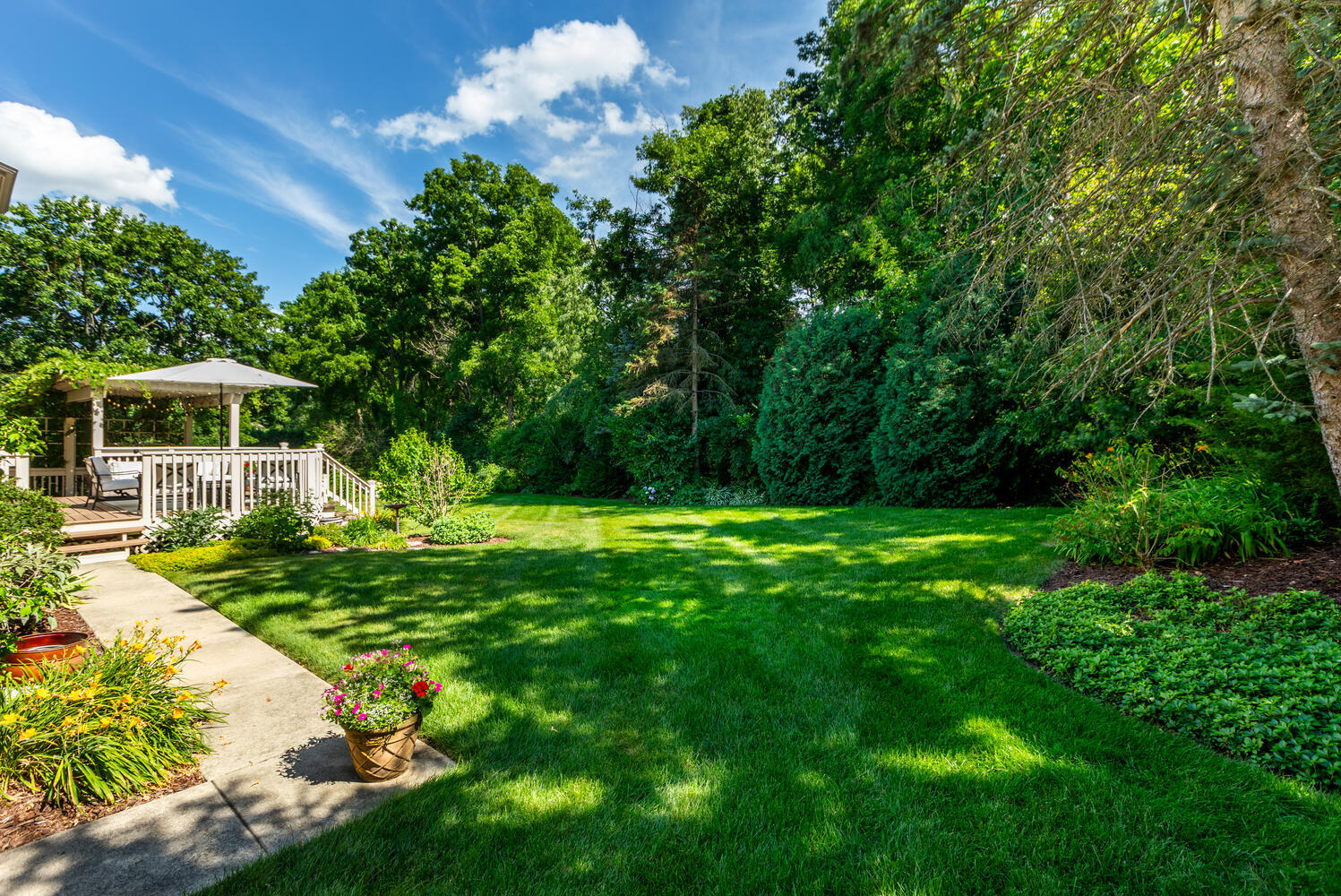 600 WILDWOOD Lane, West Chicago, IL 60185