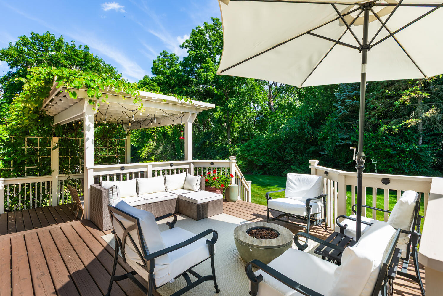 600 WILDWOOD Lane, West Chicago, IL 60185