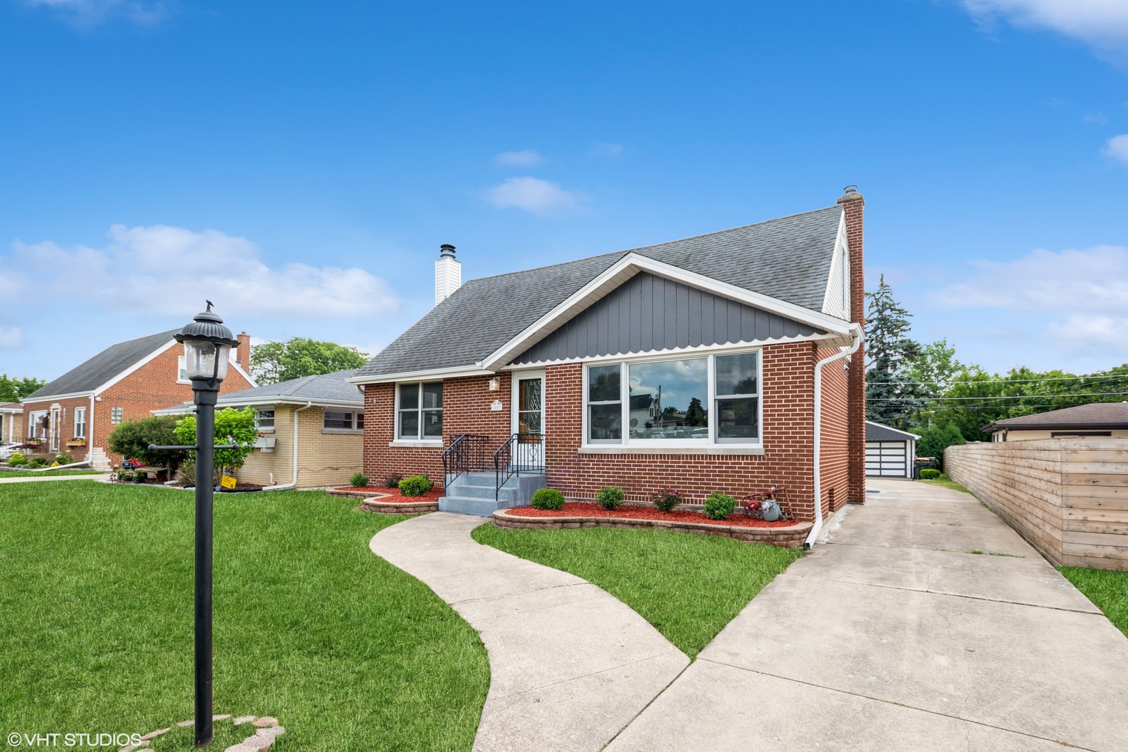 1001 Oakton Street, Park Ridge, IL 60068