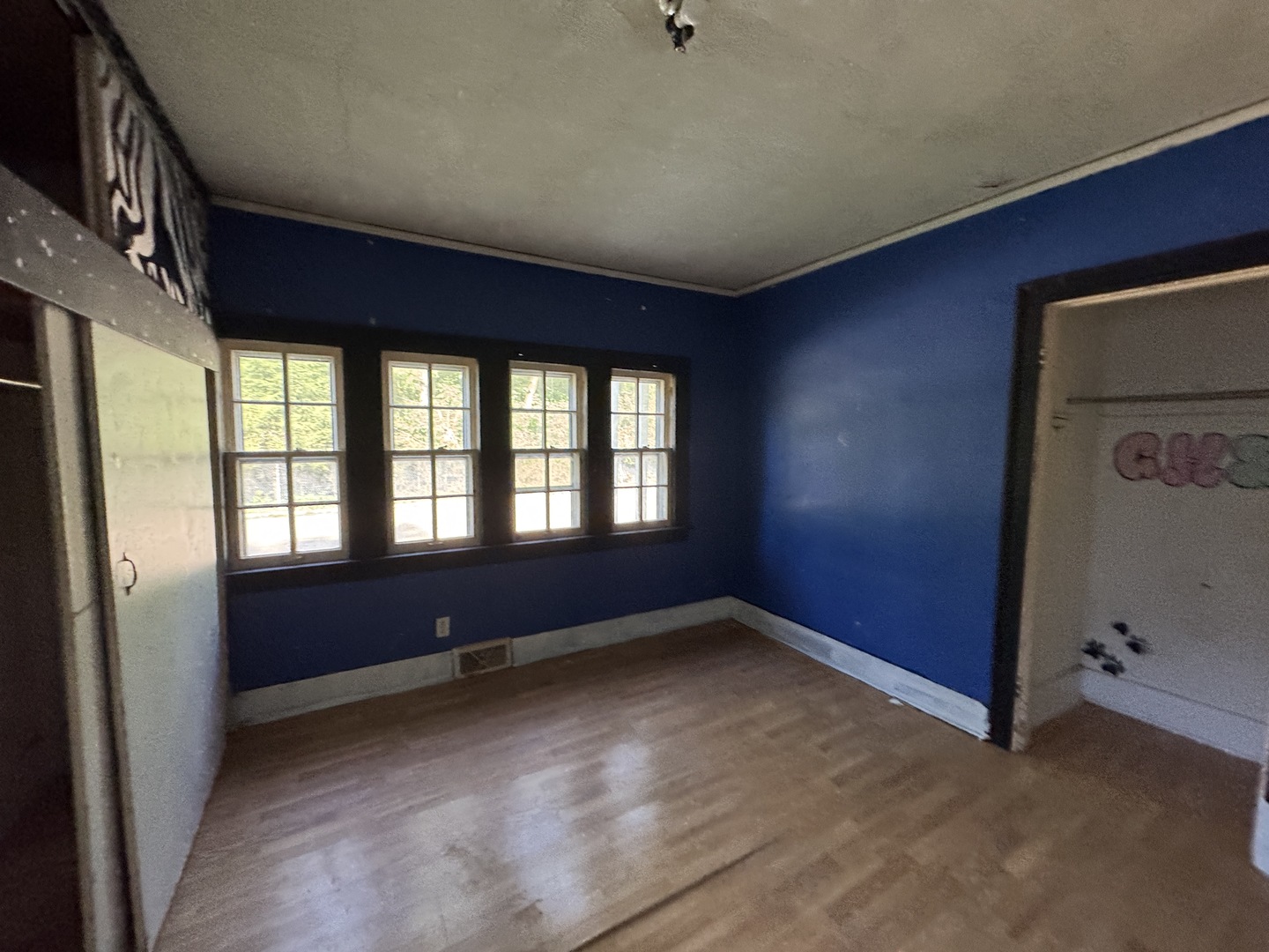 43 Westclox Avenue, Peru, IL 61354