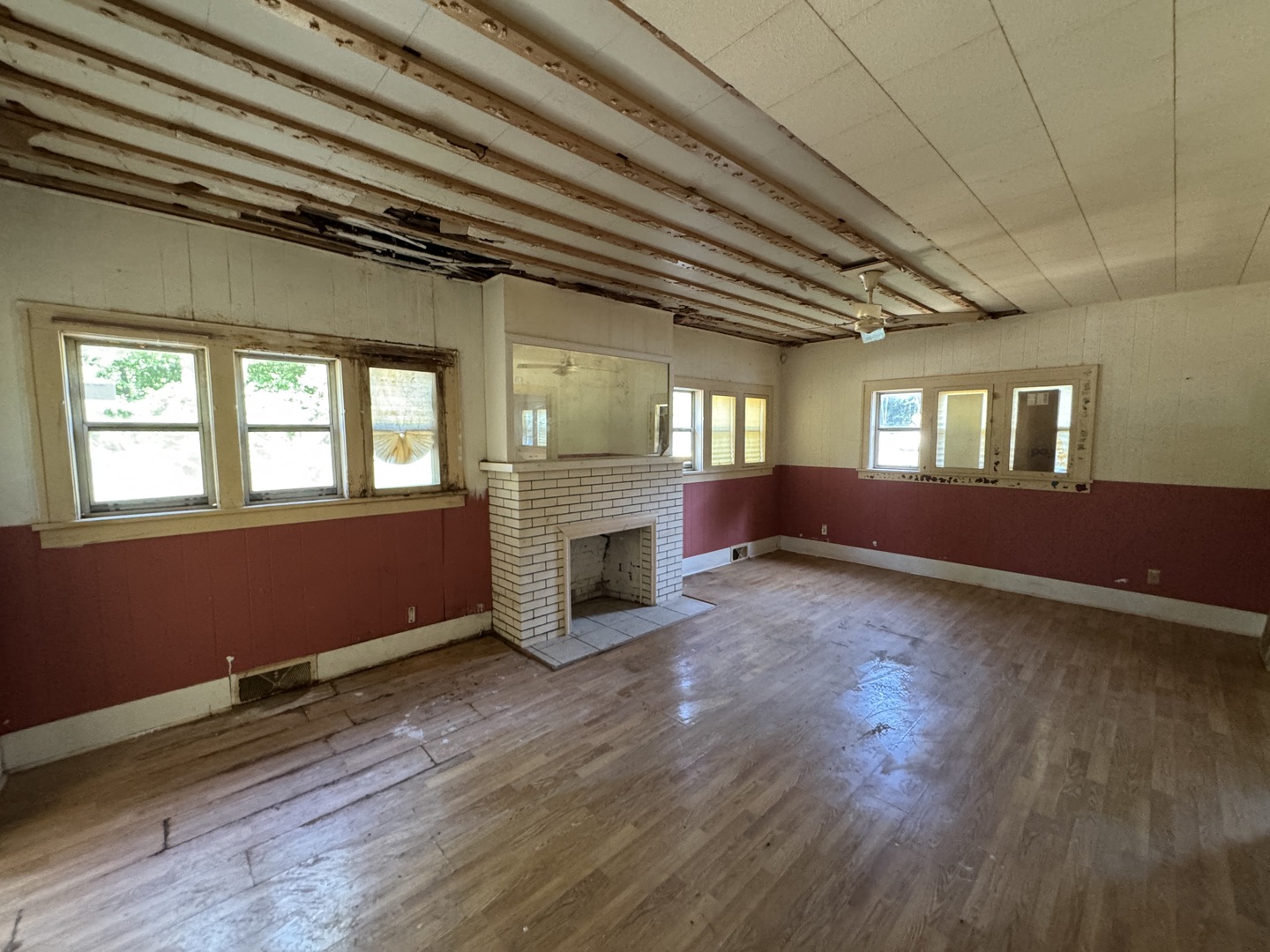 43 Westclox Avenue, Peru, IL 61354