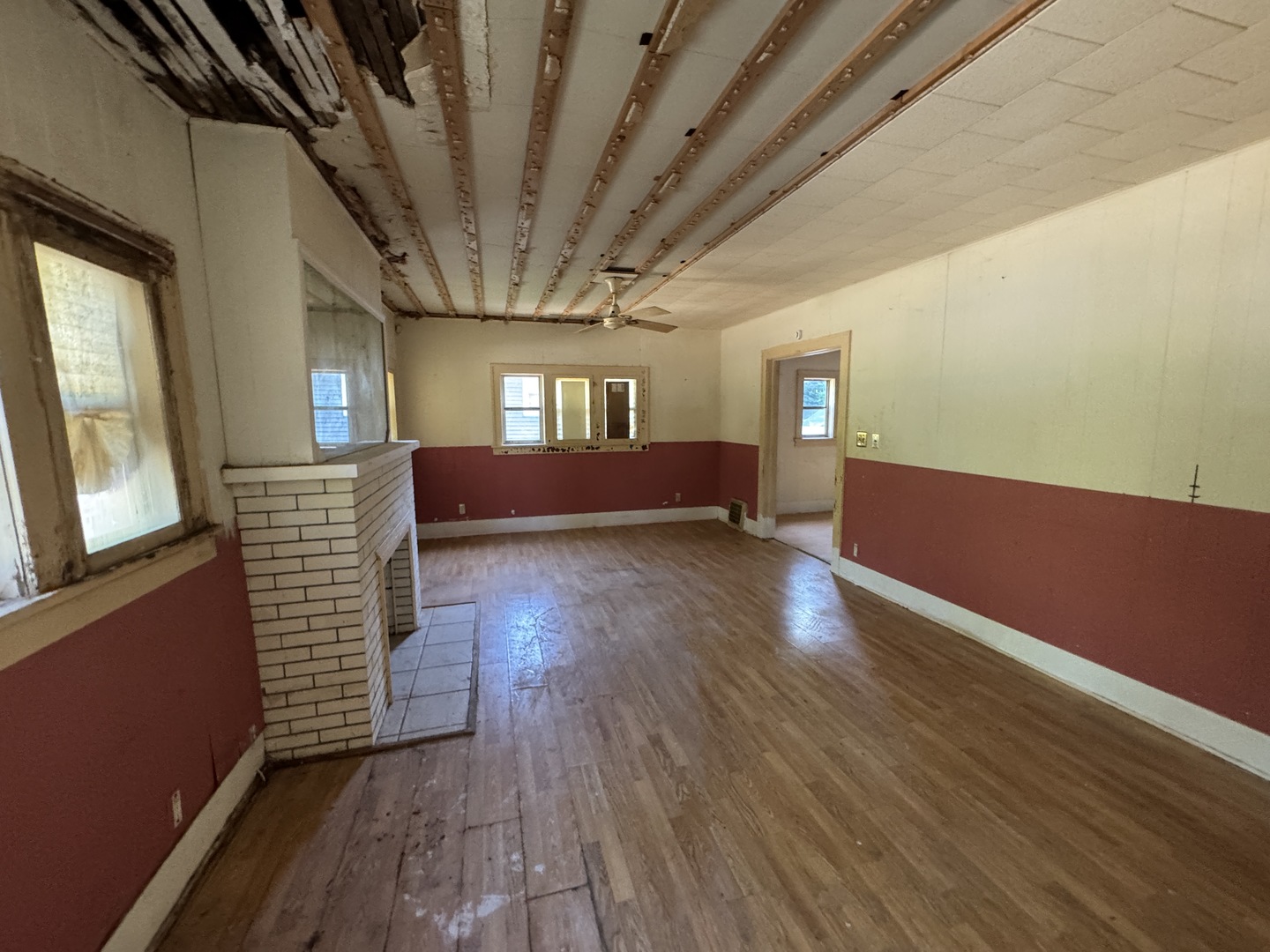 43 Westclox Avenue, Peru, IL 61354