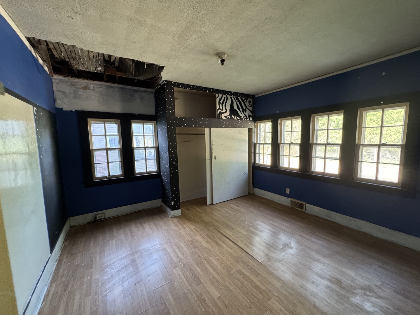 43 Westclox Avenue, Peru, IL 61354