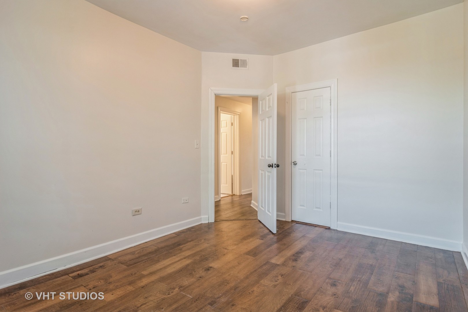 3406 W Walnut Street #1W, Chicago, IL 60624