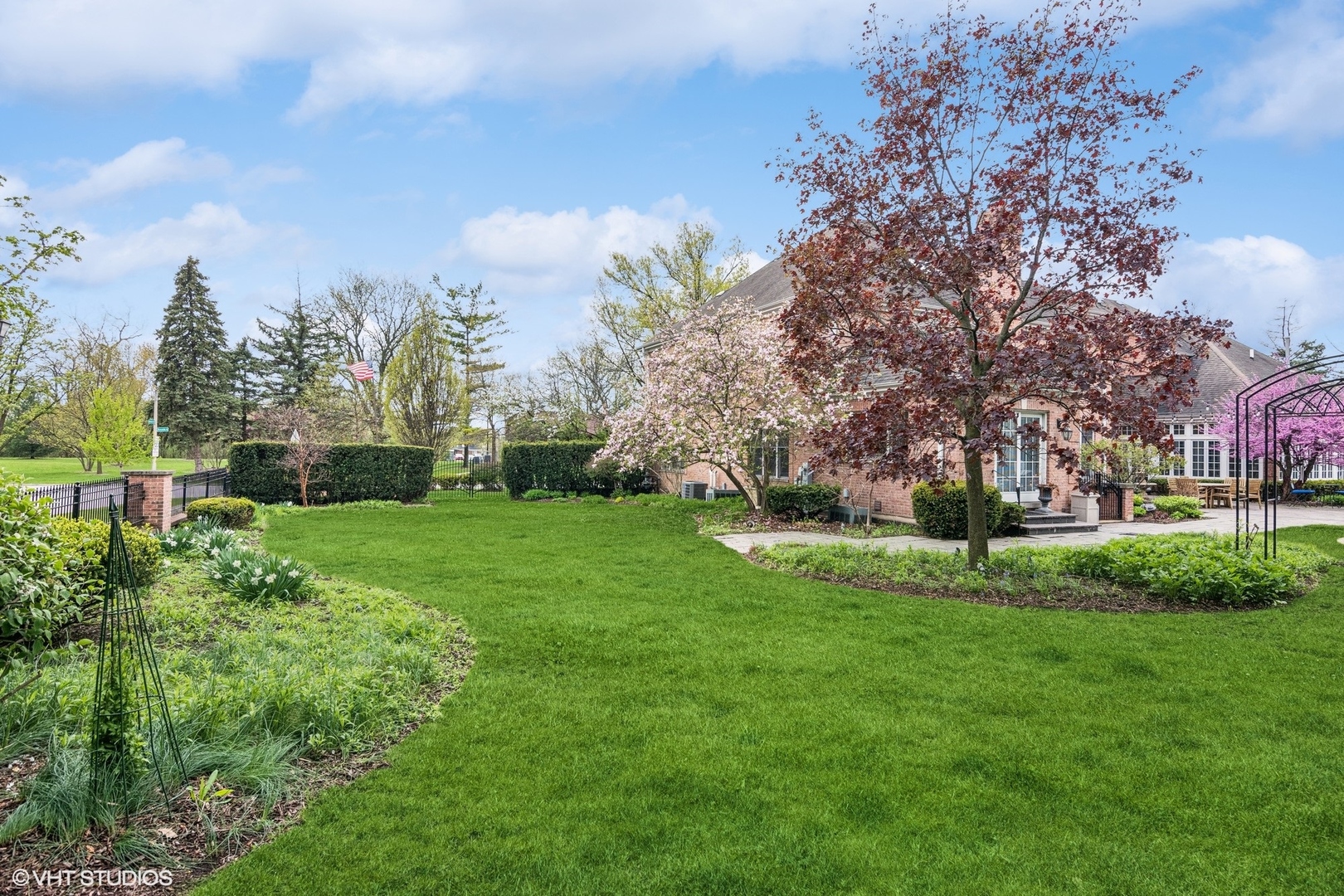 500 S KENILWORTH Avenue, Elmhurst, IL 60126