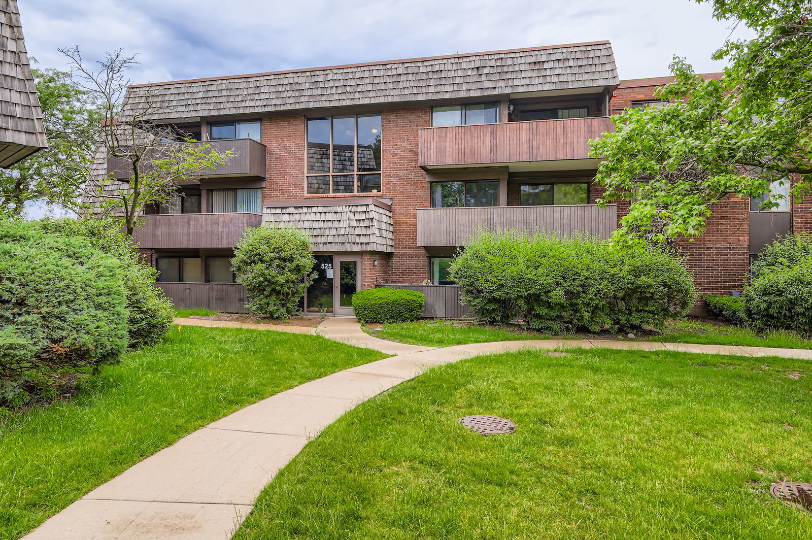 525 Timber Ridge Drive #208, Carol Stream, IL 60188