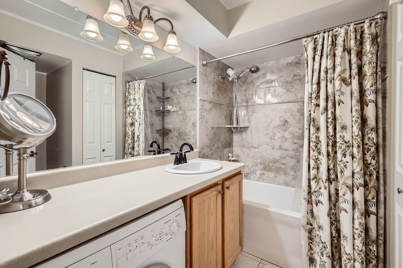 525 Timber Ridge Drive #208, Carol Stream, IL 60188