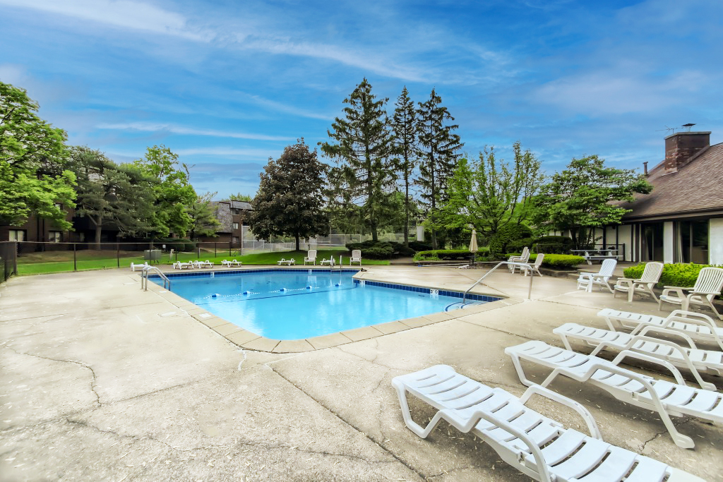 525 Timber Ridge Drive #208, Carol Stream, IL 60188