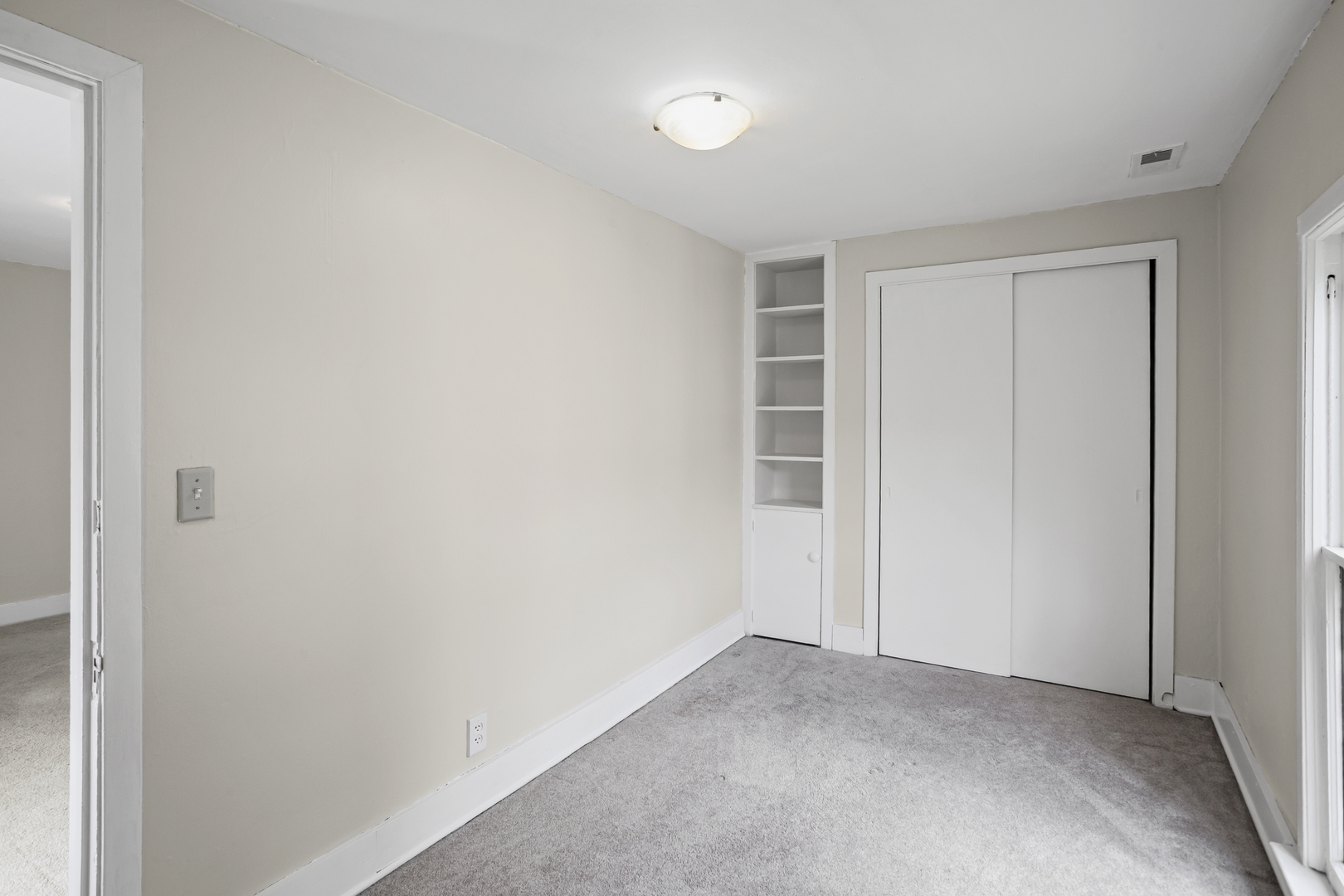 404 Washington Street, West Dundee, IL 60118