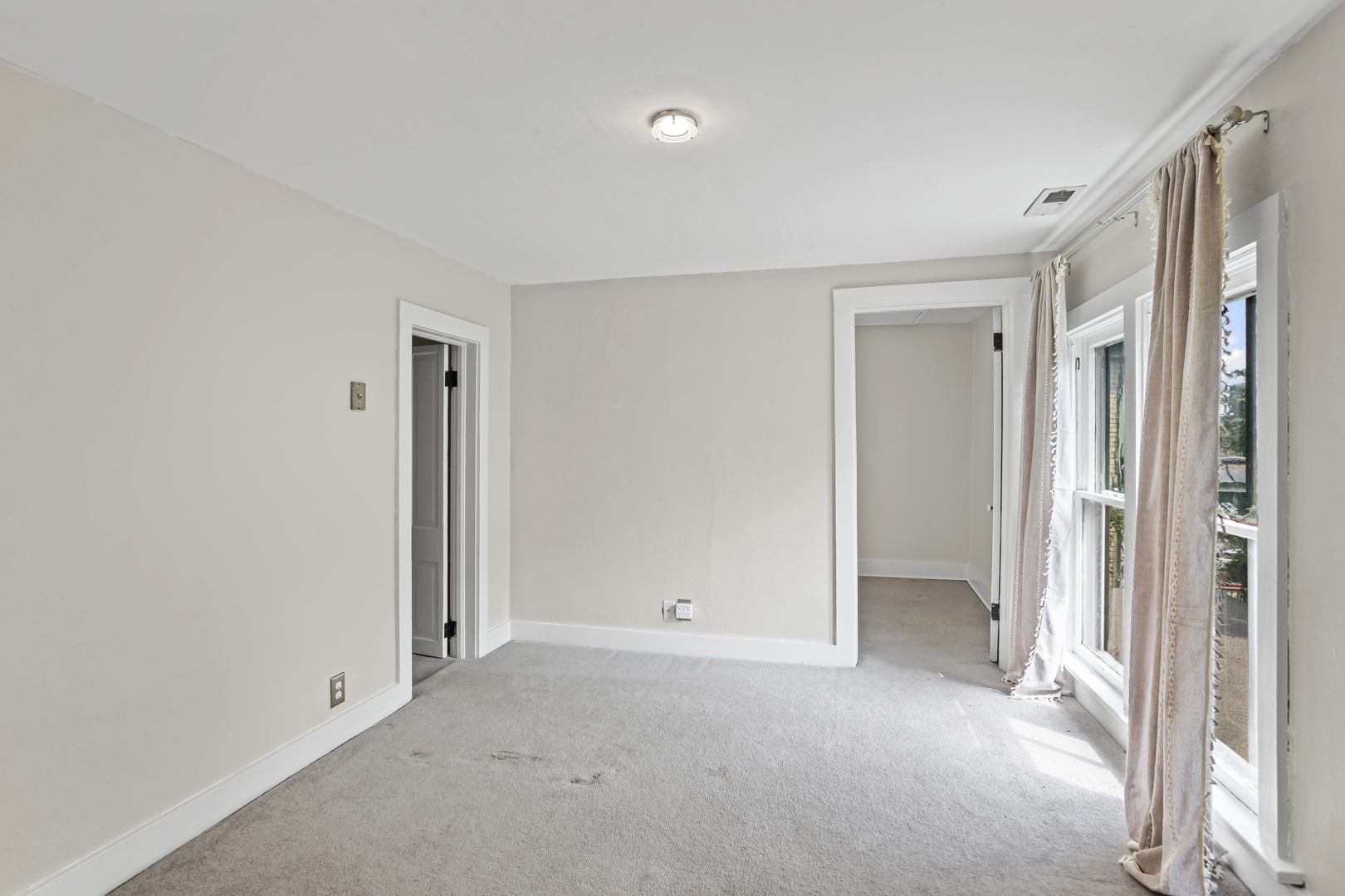 404 Washington Street, West Dundee, IL 60118