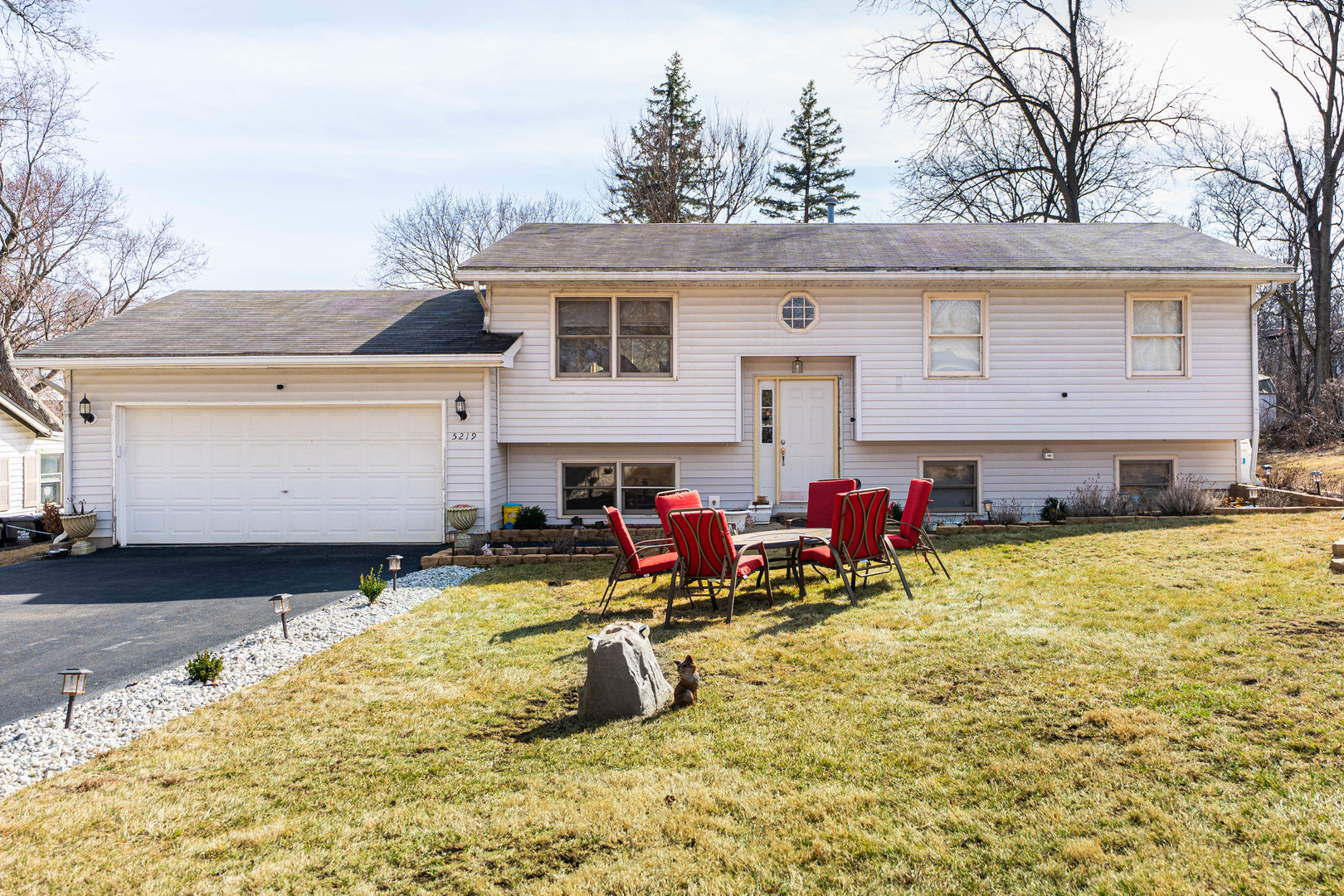 5219 Maplehill Drive, Mccullom Lake, IL 60050