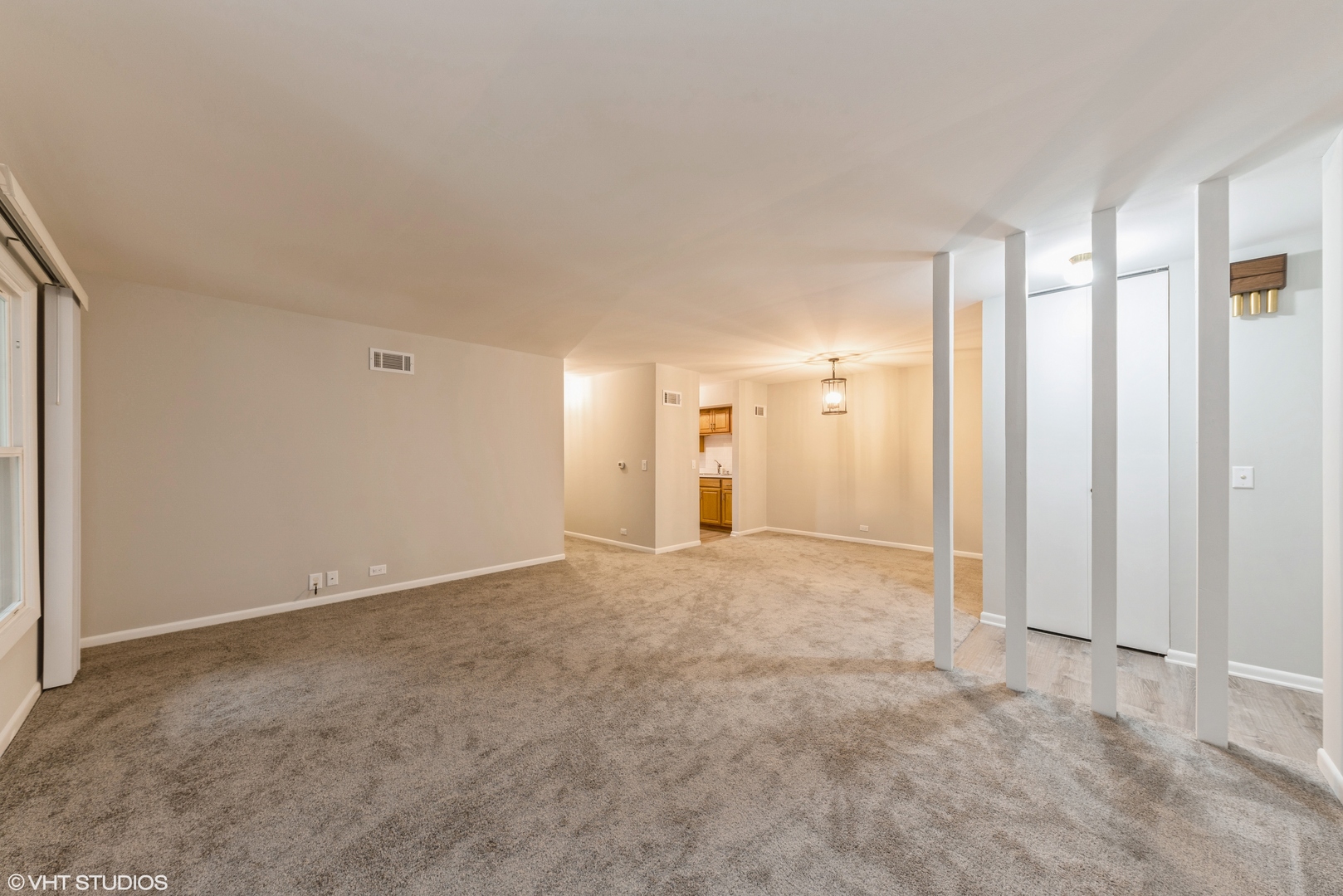 560 Shorely Drive #202, Barrington, IL 60010