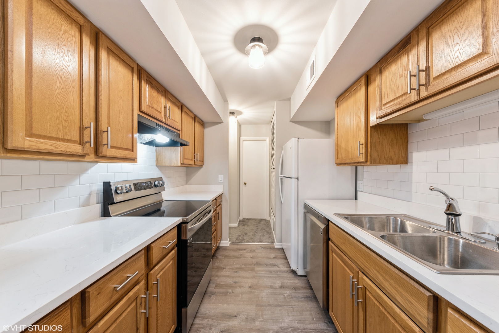 560 Shorely Drive #202, Barrington, IL 60010