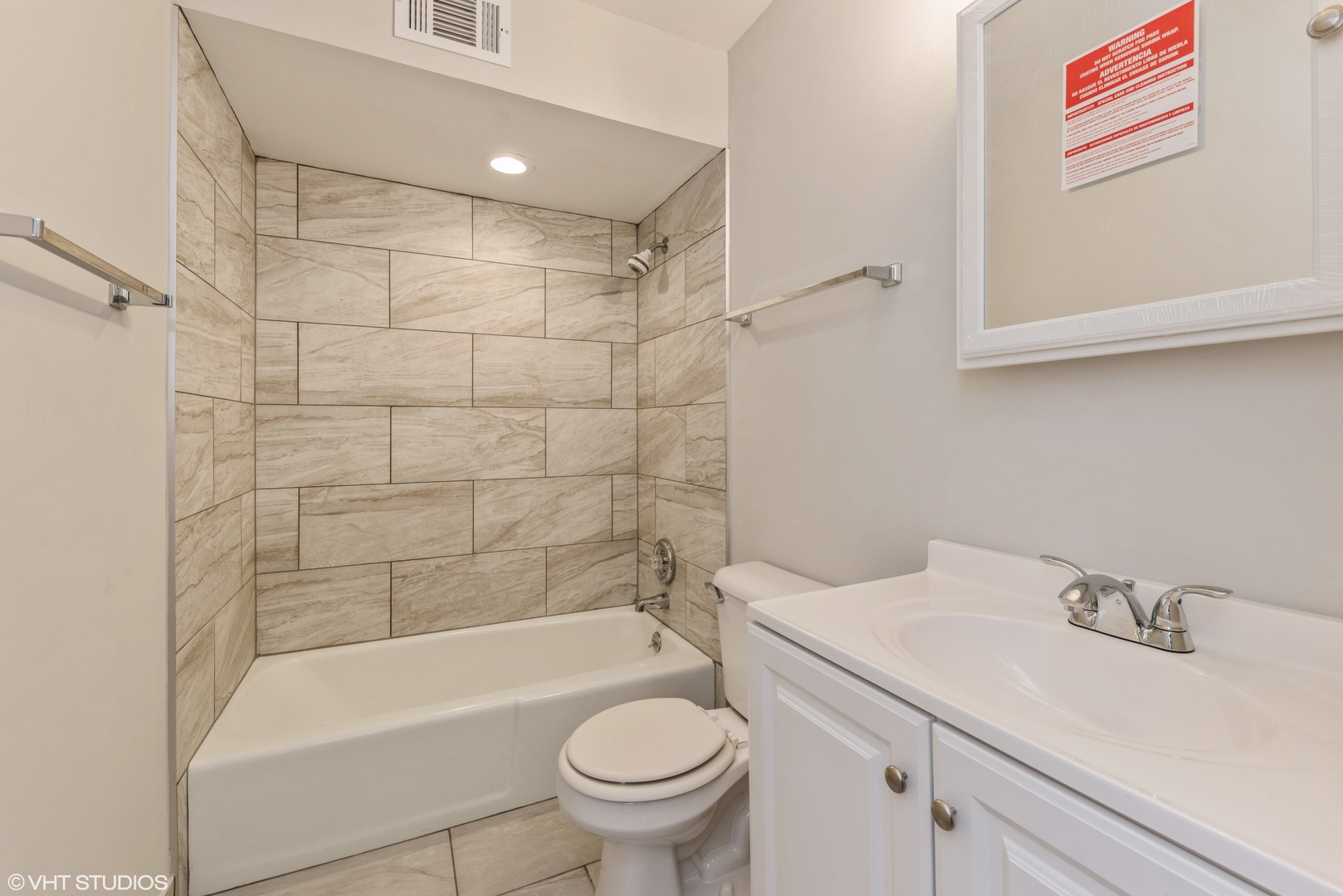 560 Shorely Drive #202, Barrington, IL 60010