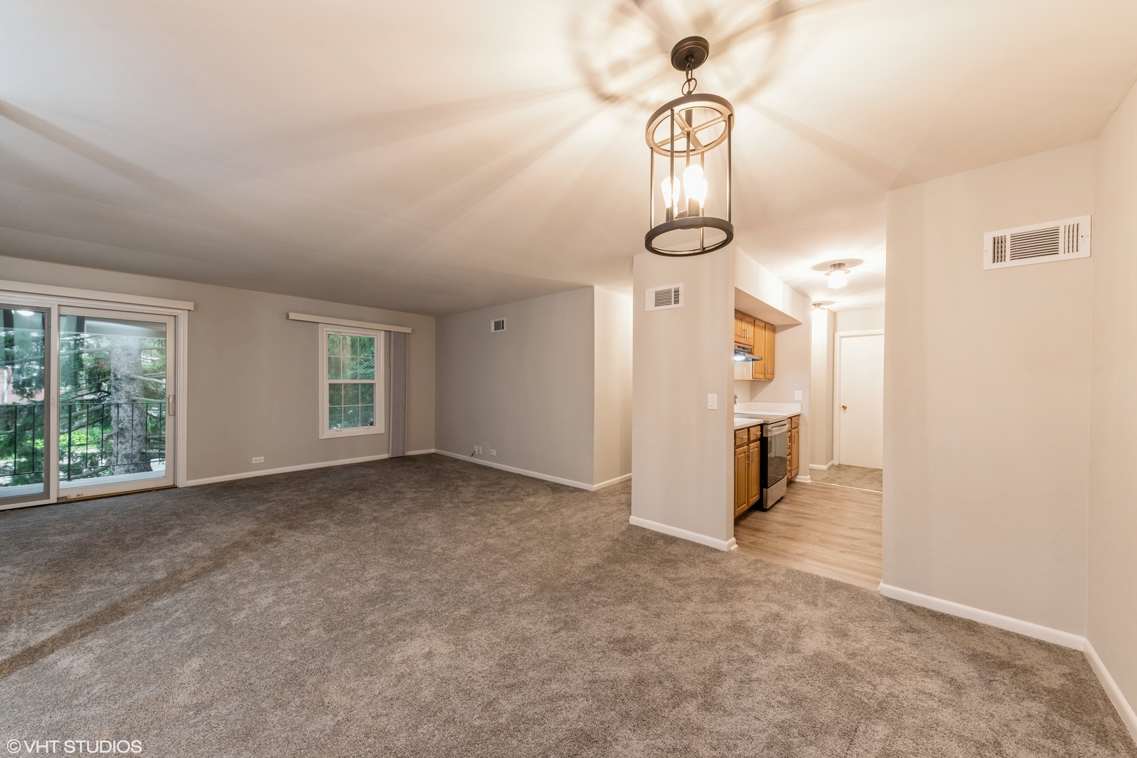 560 Shorely Drive #202, Barrington, IL 60010