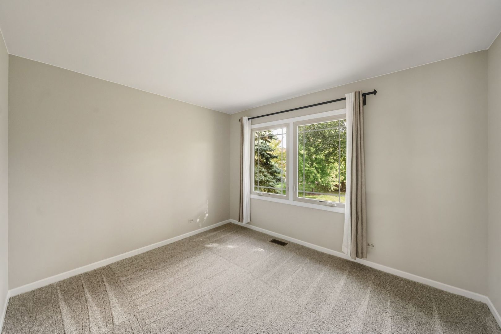 1901 Brandywyn Lane, Buffalo Grove, IL 60089