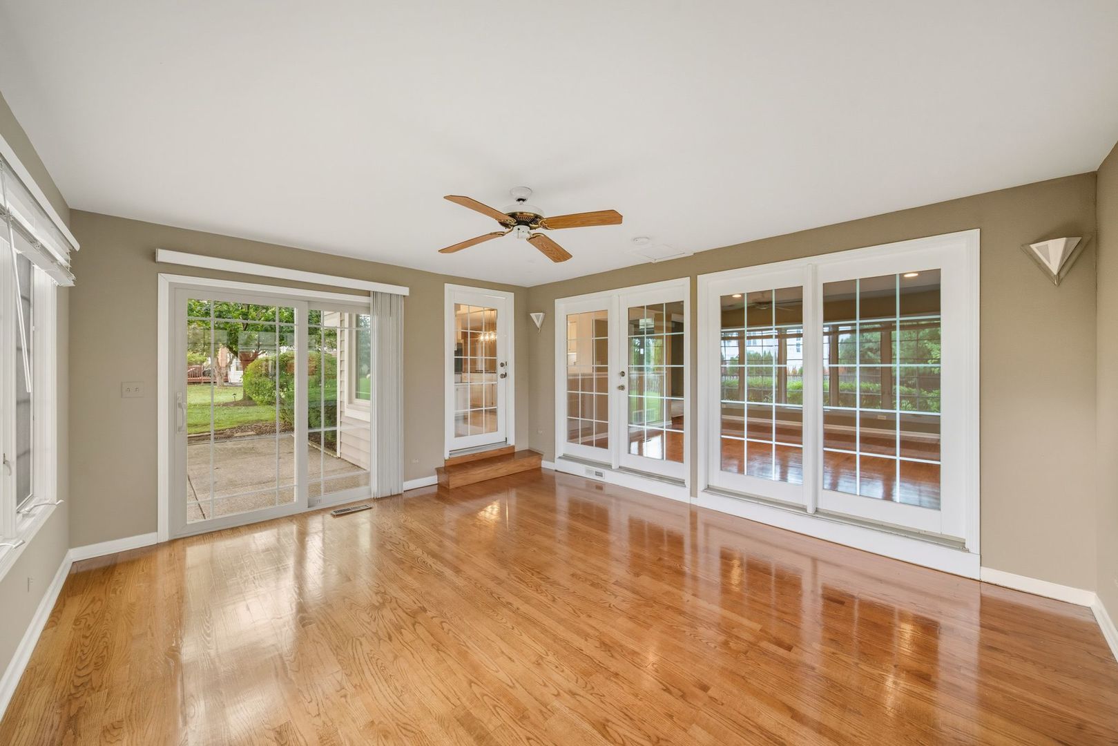 1901 Brandywyn Lane, Buffalo Grove, IL 60089
