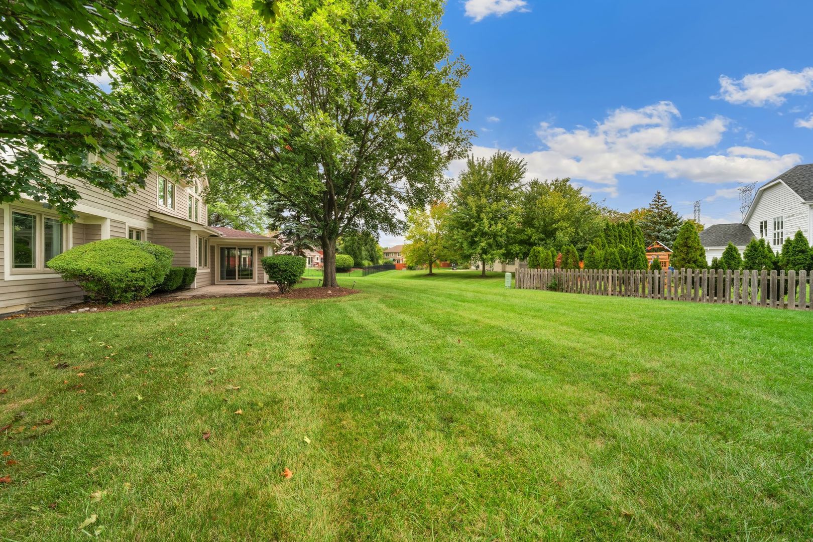 1901 Brandywyn Lane, Buffalo Grove, IL 60089