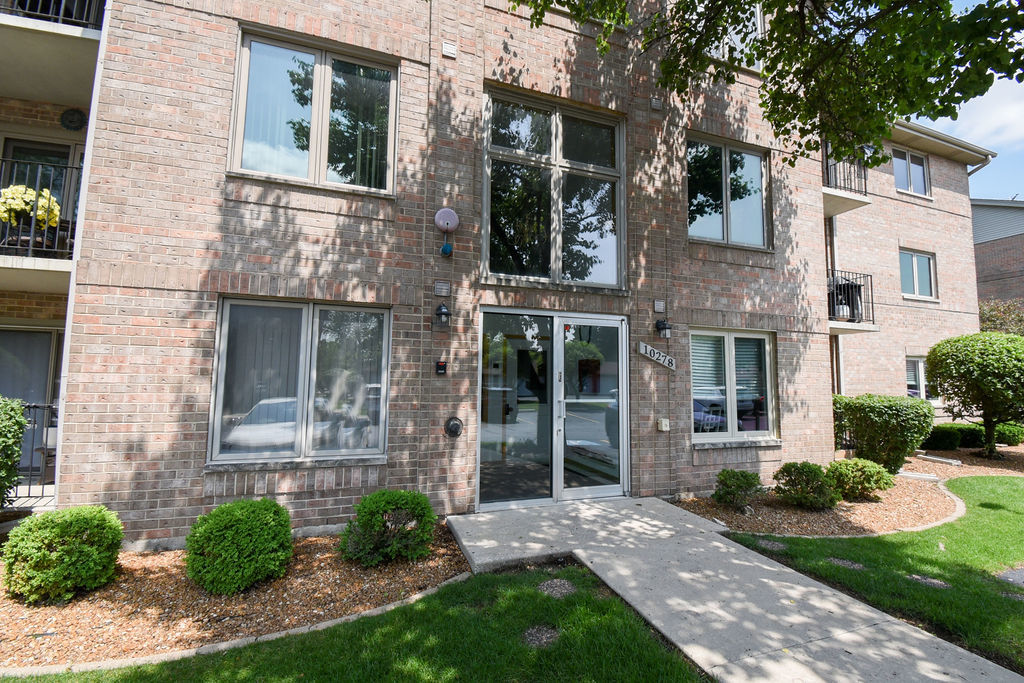 10278 Southwest Highway #1D, Chicago Ridge, IL 60415