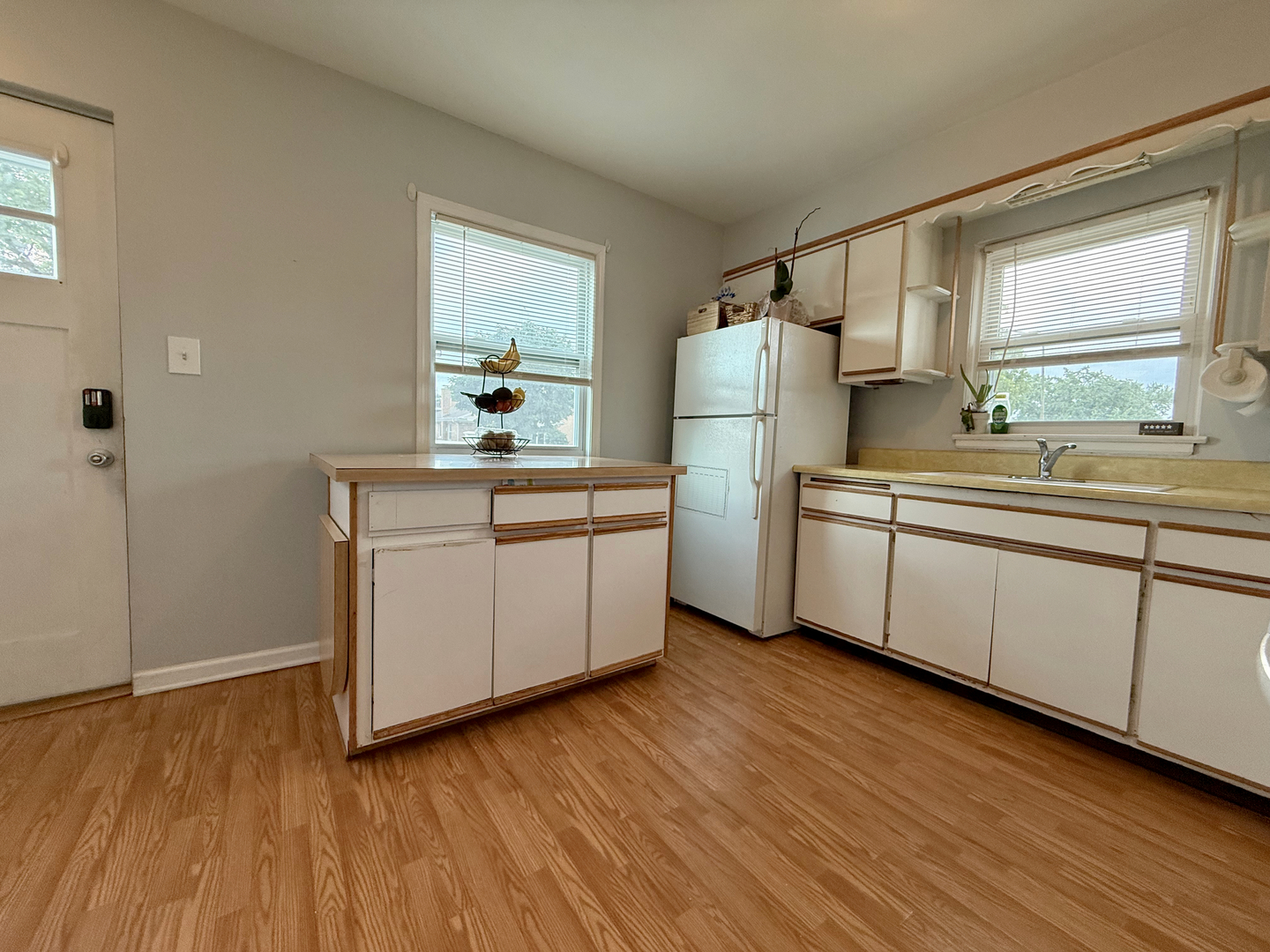 6349 N Olcott Avenue, Chicago, IL 60631