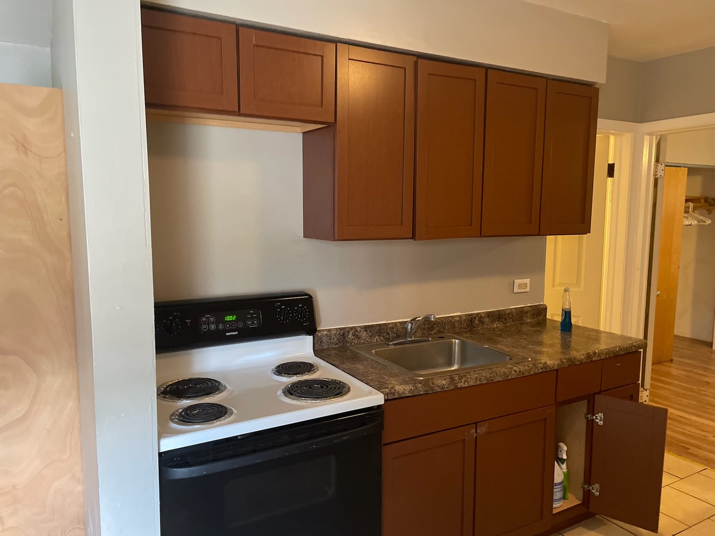 8250 W GRAND Avenue, River Grove, IL 60171