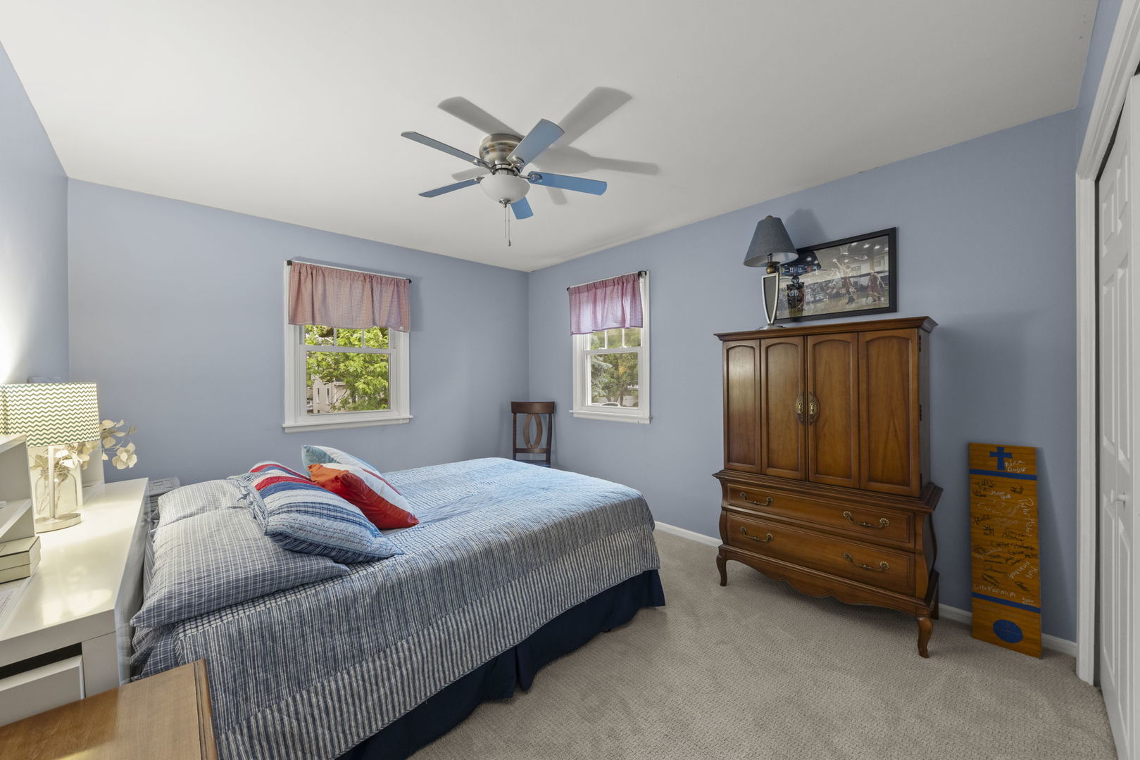 72 Forest Avenue, Glen Ellyn, IL 60137