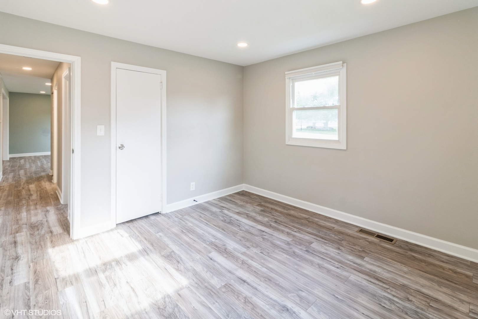 407 S York Road, Bensenville, IL 60106