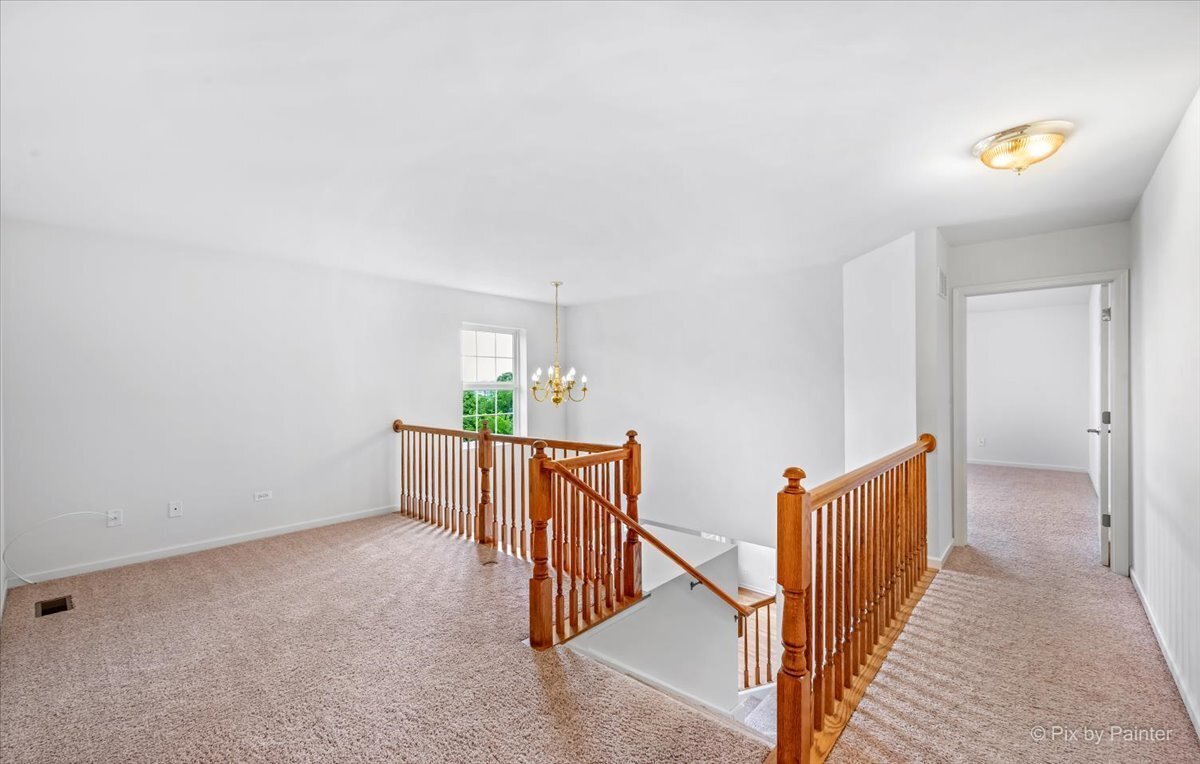 738 Oak Hollow Road, Crystal Lake, IL 60014