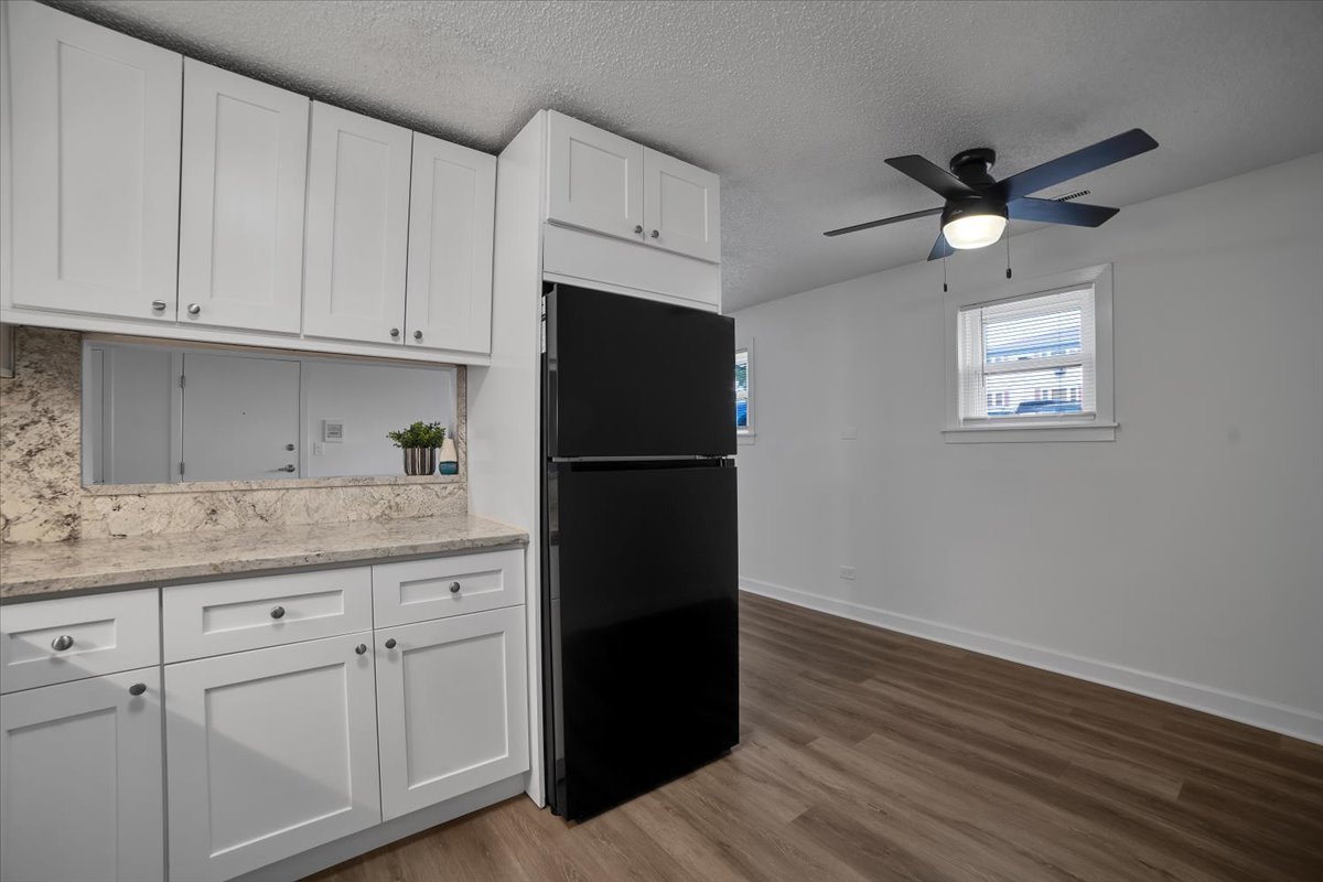 9444 Kelvin Lane #A-3211, Schiller Park, IL 60176