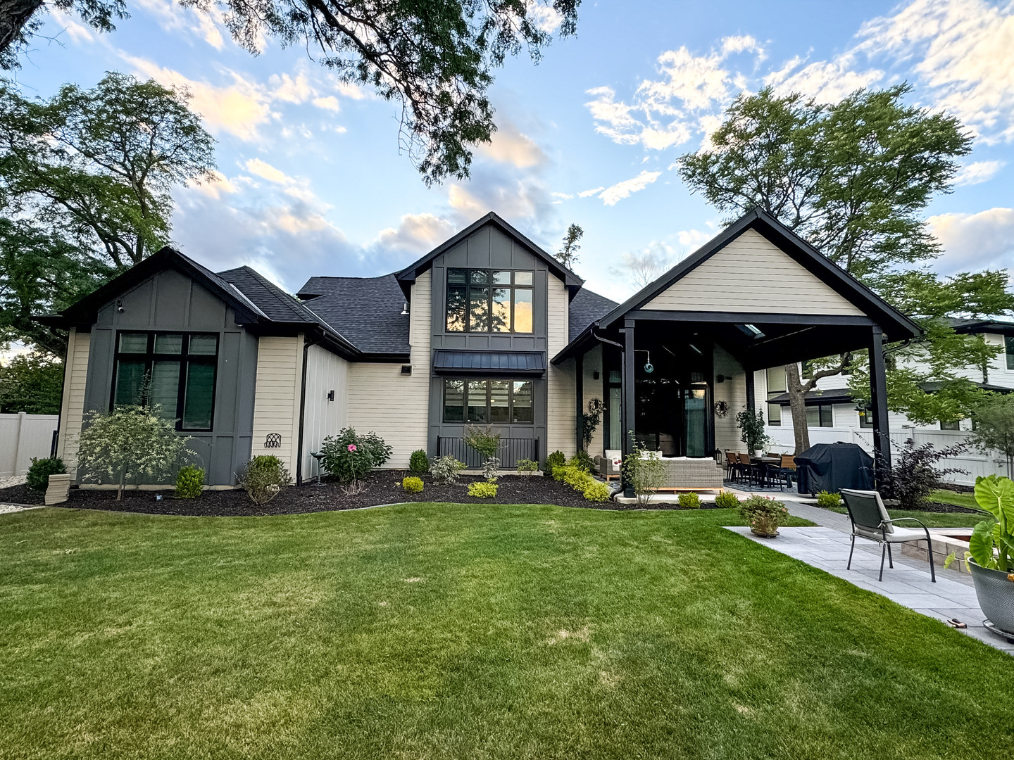 1011 Linden Leaf Drive, Glenview, IL 60025