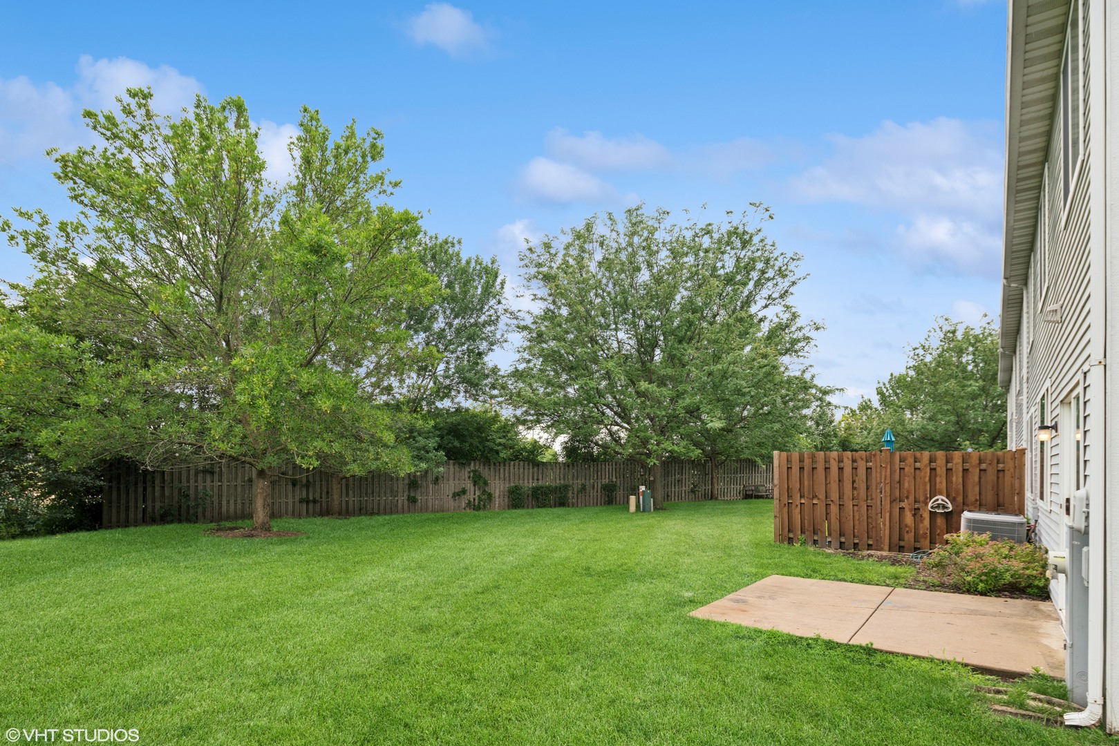 1807 S Wentworth Circle, Romeoville, IL 60446