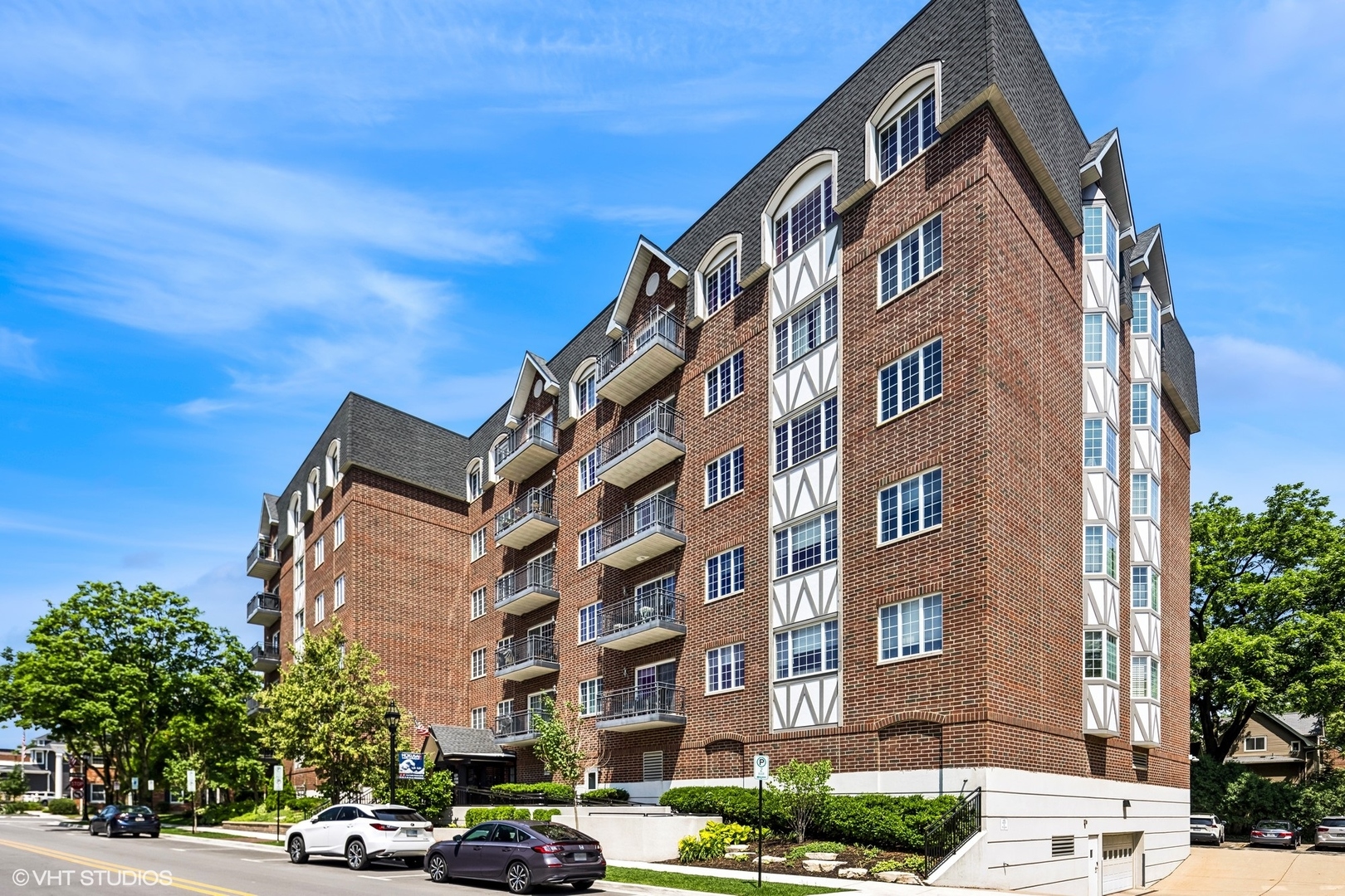 501 Forest Avenue #305, Glen Ellyn, IL 60137